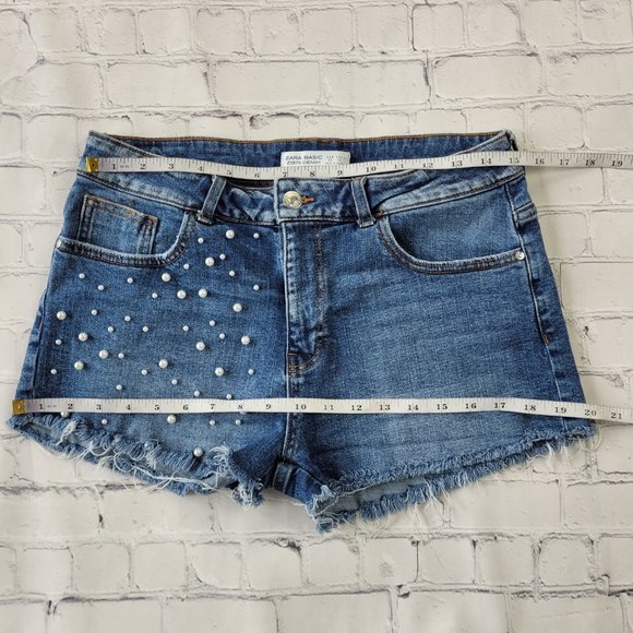 Zara Woman’s blue Pearl embroidered 2” jean shorts size 8 - Picture 6 of 12